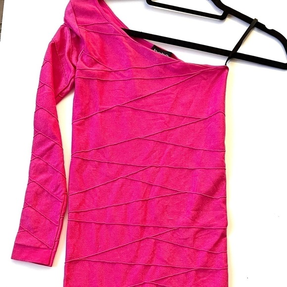 🔥What's Hot!!🔥 Bebe Spandex One-Shoulder Mini Dress! - Picture 1 of 4